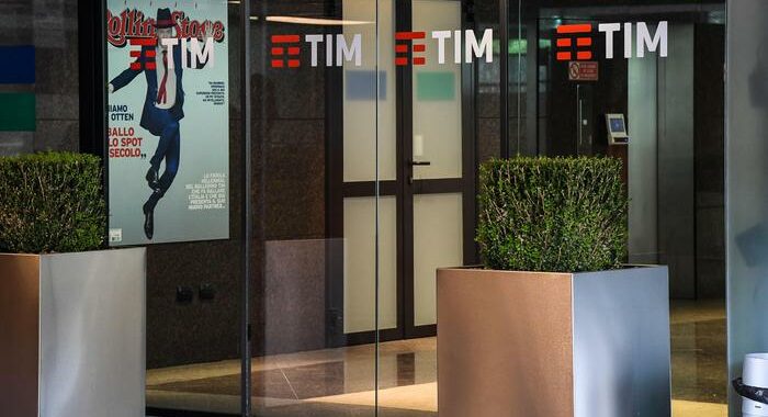 Tim chiude in Borsa a +5,7%, atteso memorandum Kkr-Mef