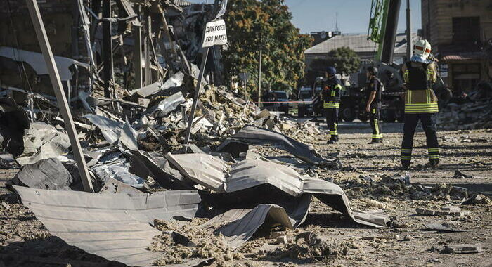 Tre morti nei bombardamenti russi in Ucraina orientale