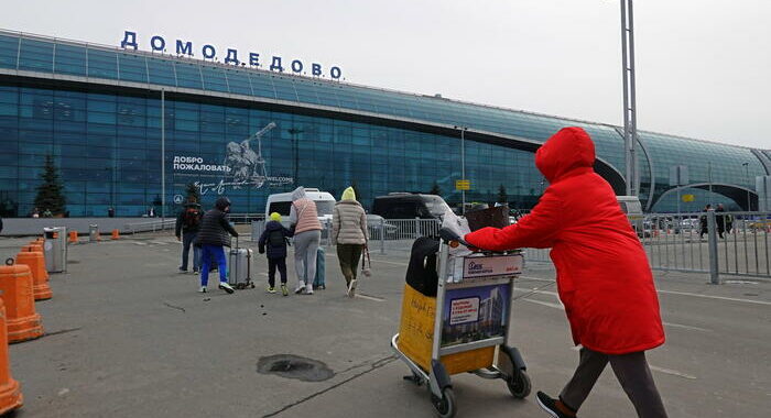 Ucraina, Mosca: chiusi gli aeroporti Domodedovo e Vnukovo