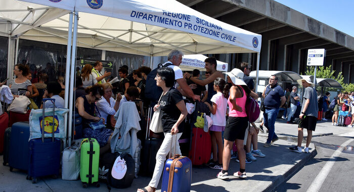 Urso a Enac, lavori ad aeroporto Catania attesi da 11 anni