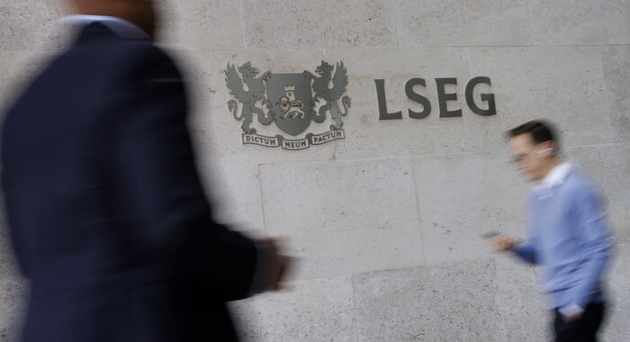 Borsa: l’Europa conclude positiva, Londra +0,4%