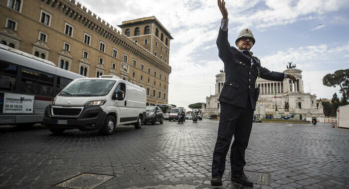 Campidoglio, smottamento cantiere Metro C a piazza Venezia