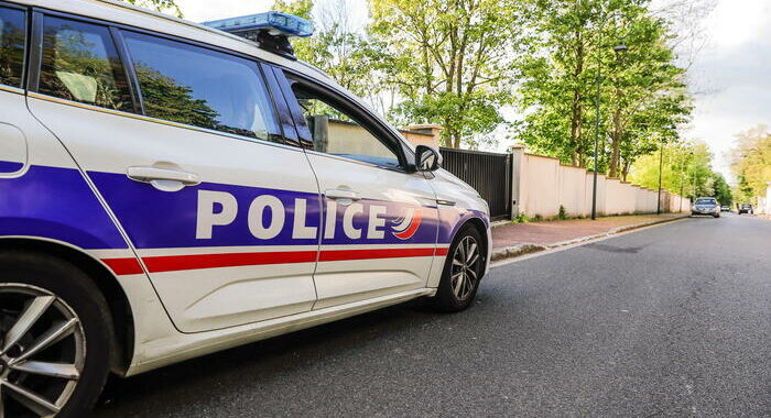 Francia: 16enne muore in banlieue inseguito dalla polizia