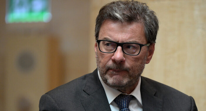 Giorgetti, sui salari serve giusto allineameno retribuzioni