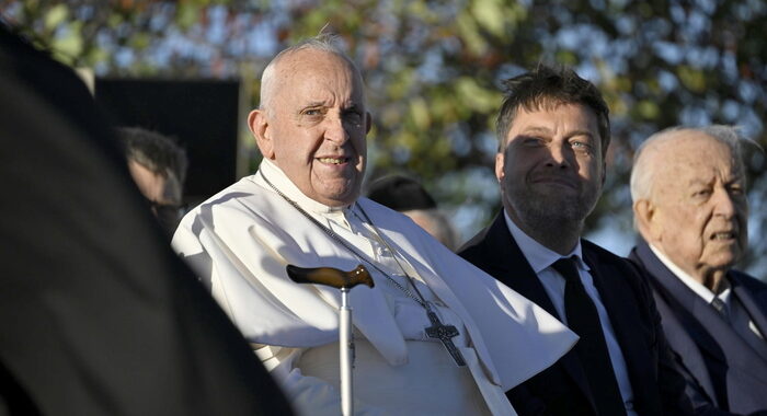 Il Papa a Marsiglia, oggi incontro con Macron, poi la messa