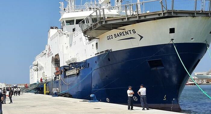 La Geo Barents salva 61 migranti, assegnato porto Civitavecchia