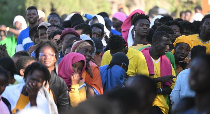 Migranti: a Parigi nel pomeriggio riunione sul caso Lampedusa