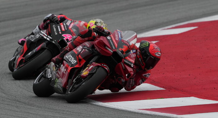 MotoGp: doppietta Aprilia a Barcellona, vince Espargaro