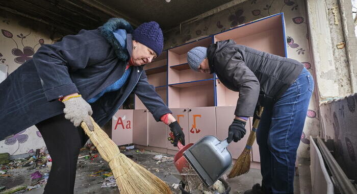 Polizia, allarmi bomba in tutte le scuole di Kiev