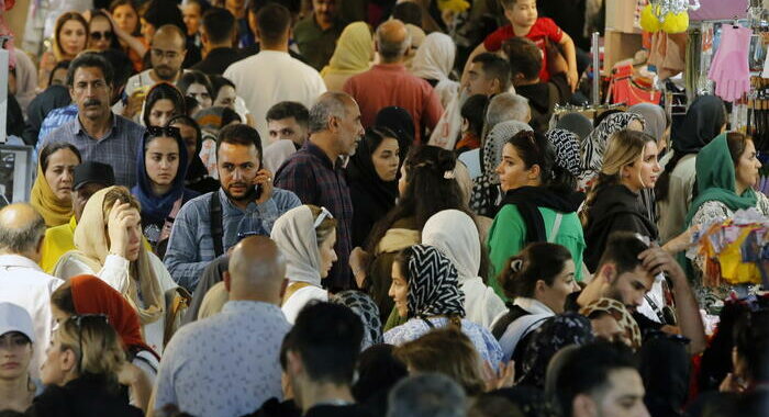 Proteste a Teheran, il 16 è l’anniversario morte di Mahsa