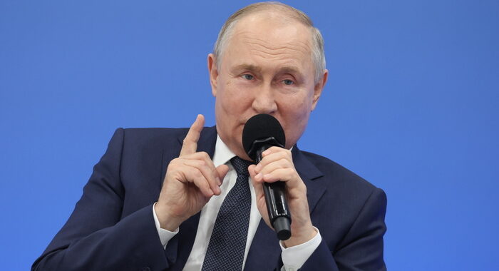 Putin, aperti a negoziati per l’accordo sul grano