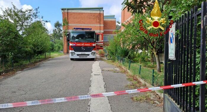 Scoppia caldaia in una scuola primaria a Milano, 265 evacuati