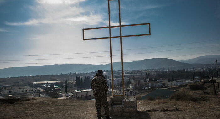 Separatisti Karabakh, 5 morti e 80 feriti in combattimenti