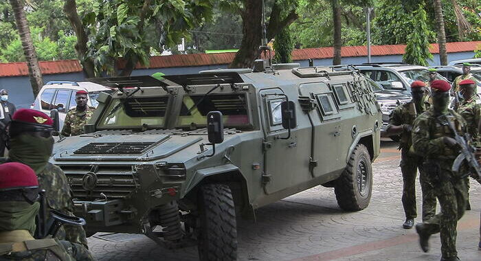 Almeno 12 giornalisti arrestati in Guinea durante proteste