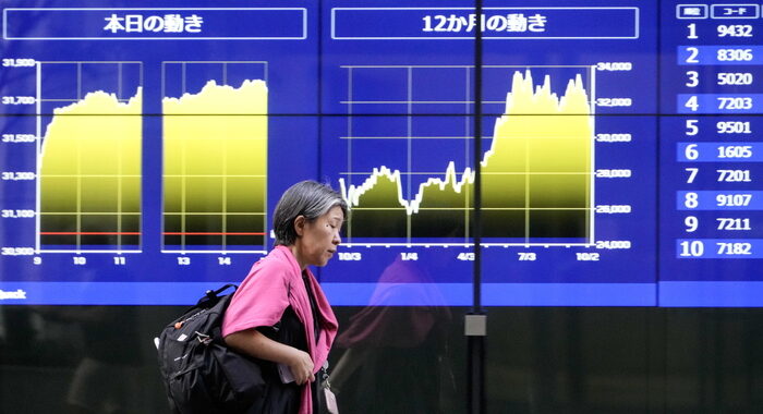 Borsa: l’Asia chiude piatta, Cina negativa guarda a immobiliare