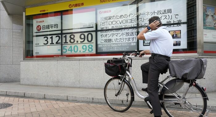 Borsa: Tokyo, apertura in netto calo (-1,46%)