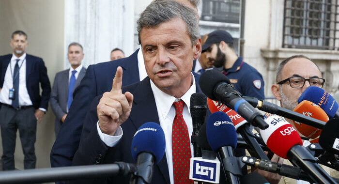 Calenda: non andrò in piazza con Pd e M5s l’11 novembre