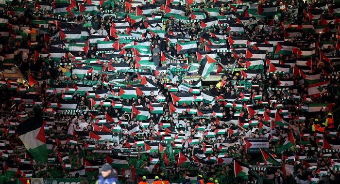 Champions: Celtic Park, tante bandiere Palestina sugli spalti