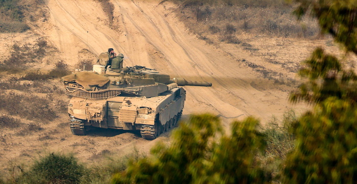 Colpi di mortaio contro i tank israeliani nel nord di Gaza