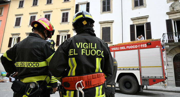 Crolla il tetto di un casolare, 17enne muore nel Pisano