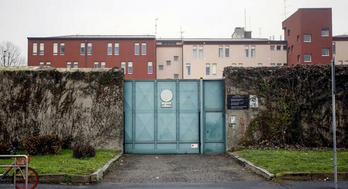 Detenuto del carcere minorile Beccaria evade da ospedale