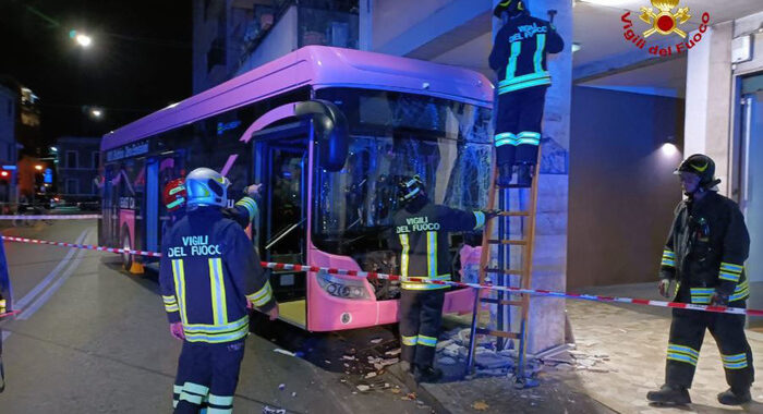 Incidente per bus di linea a Mestre, quindici feriti