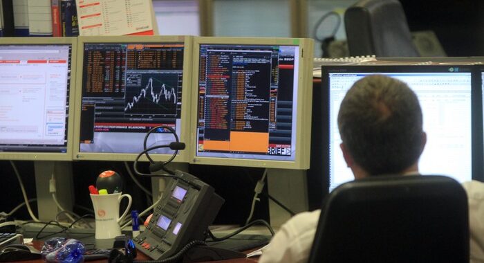 Lo spread Btp-Bund si allarga, apre a 207 punti