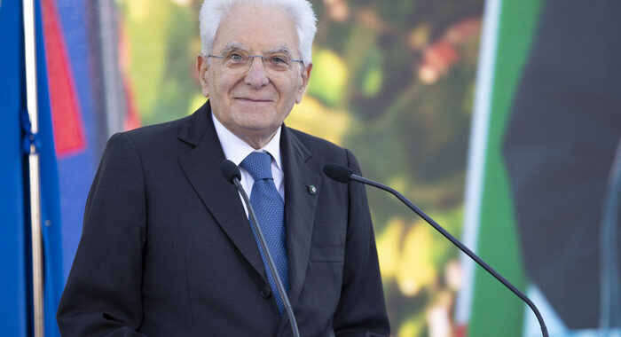 Mattarella, barriere architettoniche ledono dignità persona