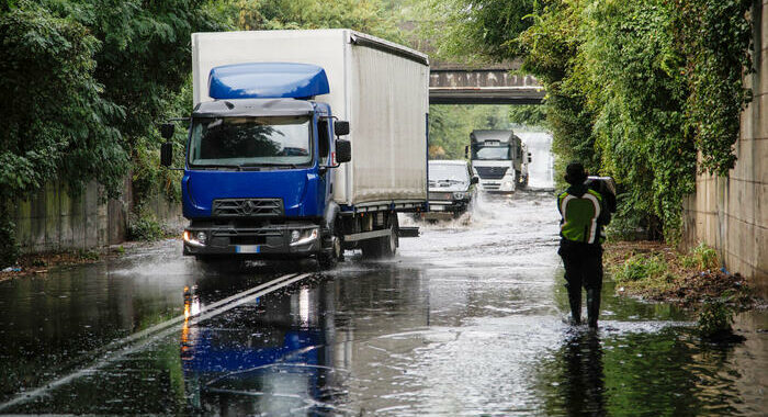 Perturbazione in arrivo, temporali e venti forti al Centro Nord