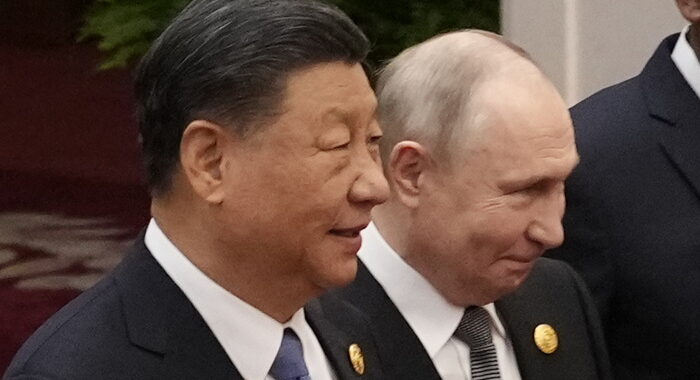 Putin: la Russia e la Cina puntano a una cooperazione paritaria