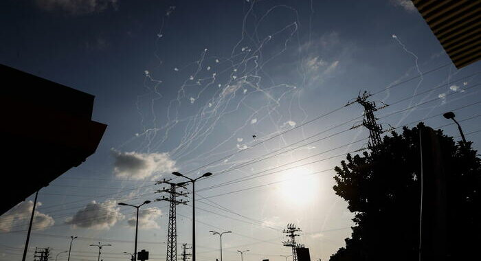 Razzi da Gaza, colpito edificio Ashkelon nel sud d’Israele