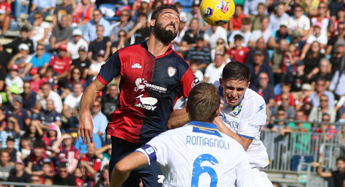 Serie A: pazzesco Cagliari, ribalta Frosinone da 0-3 a 4-3