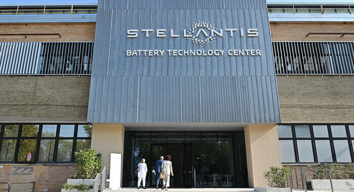 Stellantis investe 1,5 miliardi per il 20% della Leapmotor