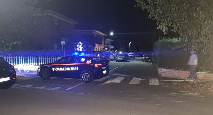 Uccide la madre e il fratello dopo una lite nel Modenese