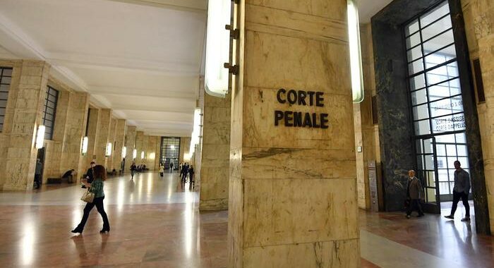 Abusi, botte e minacce a moglie e figli, 12 anni di carcere