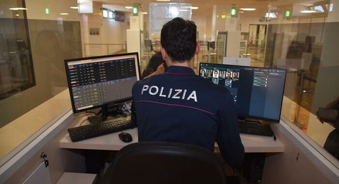 Abusi su pazienti minorenni, arrestato psicologo