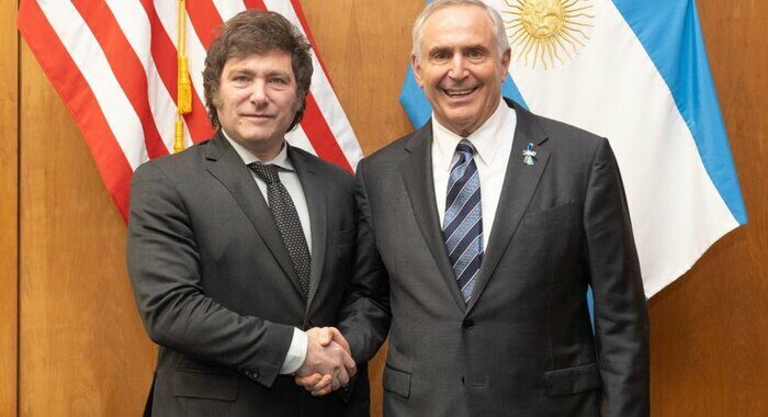 Argentina, l’ambasciatore Usa si congratula con Milei presidente