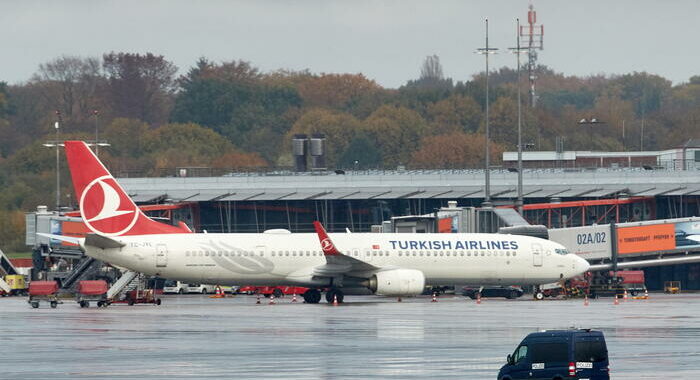 Arrestato l’uomo che ha bloccato l’aeroporto di Amburgo