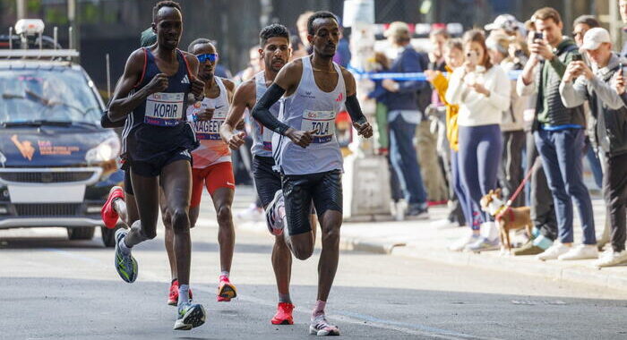 Atletica: L’etiope Tola vince la Maratona di New York