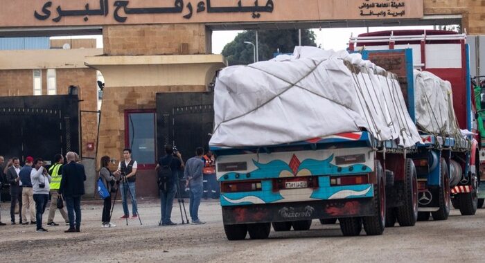 Cisterne di carburante da Rafah a Gaza, feriti entrati in Egitto