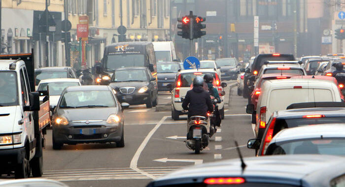 Clima pazzo e smog possono danneggiare la vista,allarme oculisti