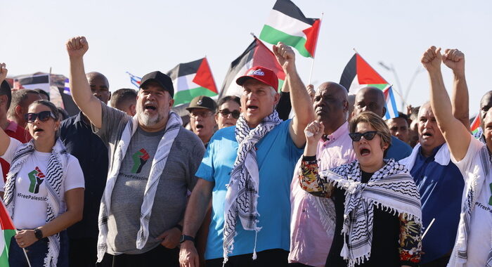 Cuba, manifestazione pro-Gaza a Avana con presidente Diaz-Canel