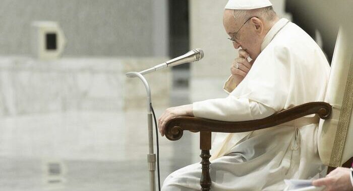 Il Papa all’udienza generale, ancora non sto bene