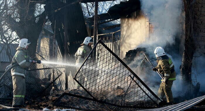 Kazakistan, incendio in un ostello ad Almaty: almeno 13 morti