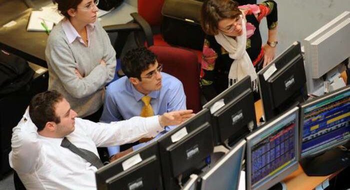 Lo spread Btp-Bund si restringe e chiude a 180,1 punti