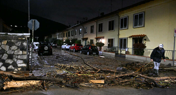 Maltempo:sindaco Prato, sopralluogo in città, è uno shock