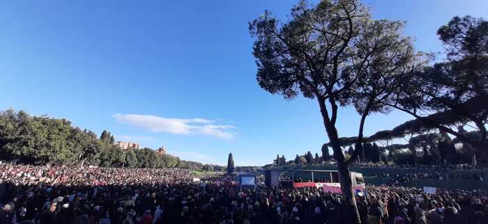 Marea fucsia al Circo Massimo, ‘per Giulia e per tutte’