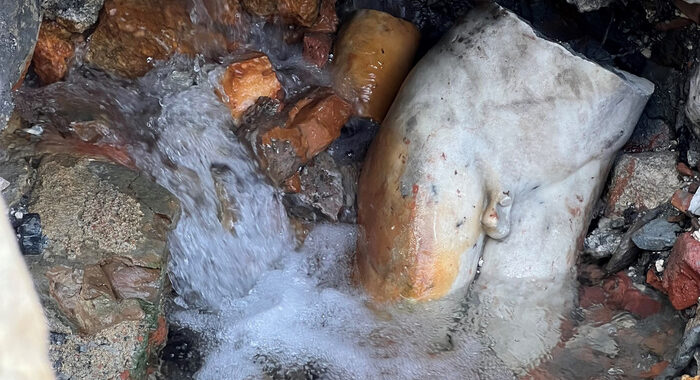 Meraviglia a San Casciano, dall’acqua un Apollo in marmo