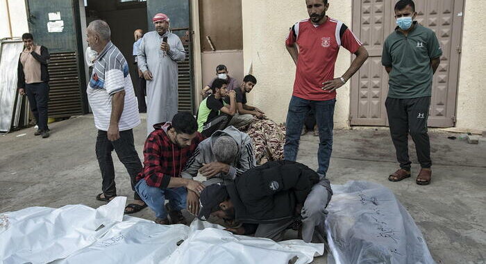 Ministero Sanità Hamas,4.000 minori fra le 10.328 vittime a Gaza