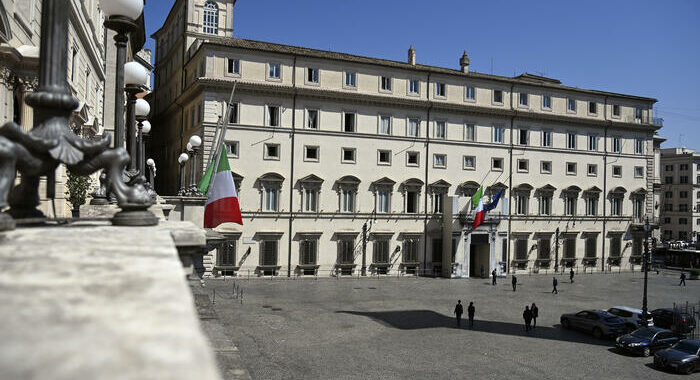 Nel pomeriggio vertice a P.Chigi, sul tavolo Mes e balneari